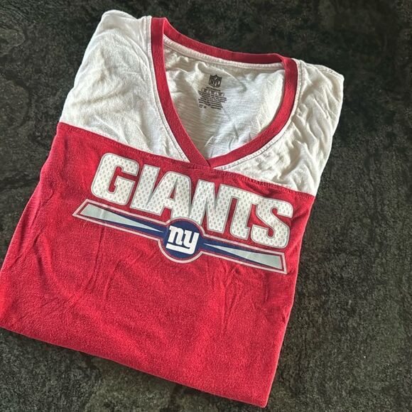 Women's New York Giants V-neck T-shirt - Picture 1 of 6